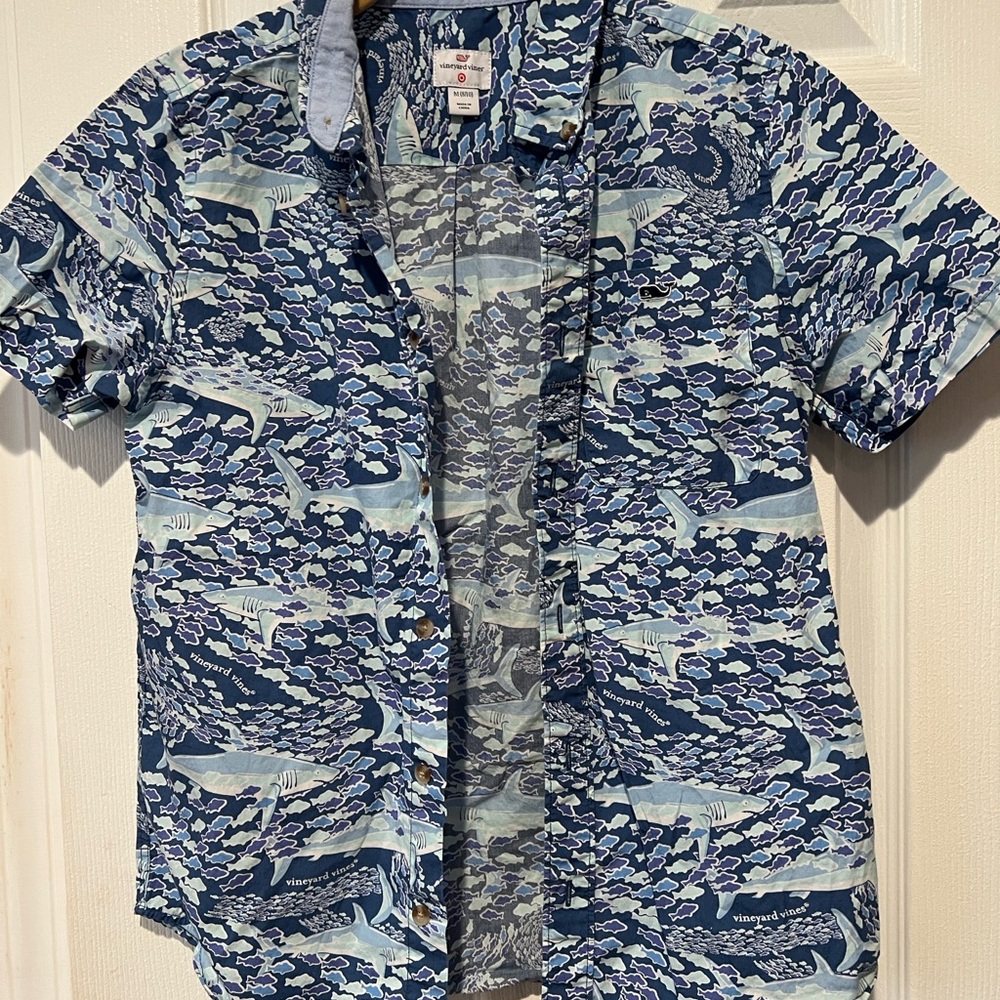 Vineyard Vines boys Short-Sleeve Shark Print Button-Up Shirt - Navy/Light Blue